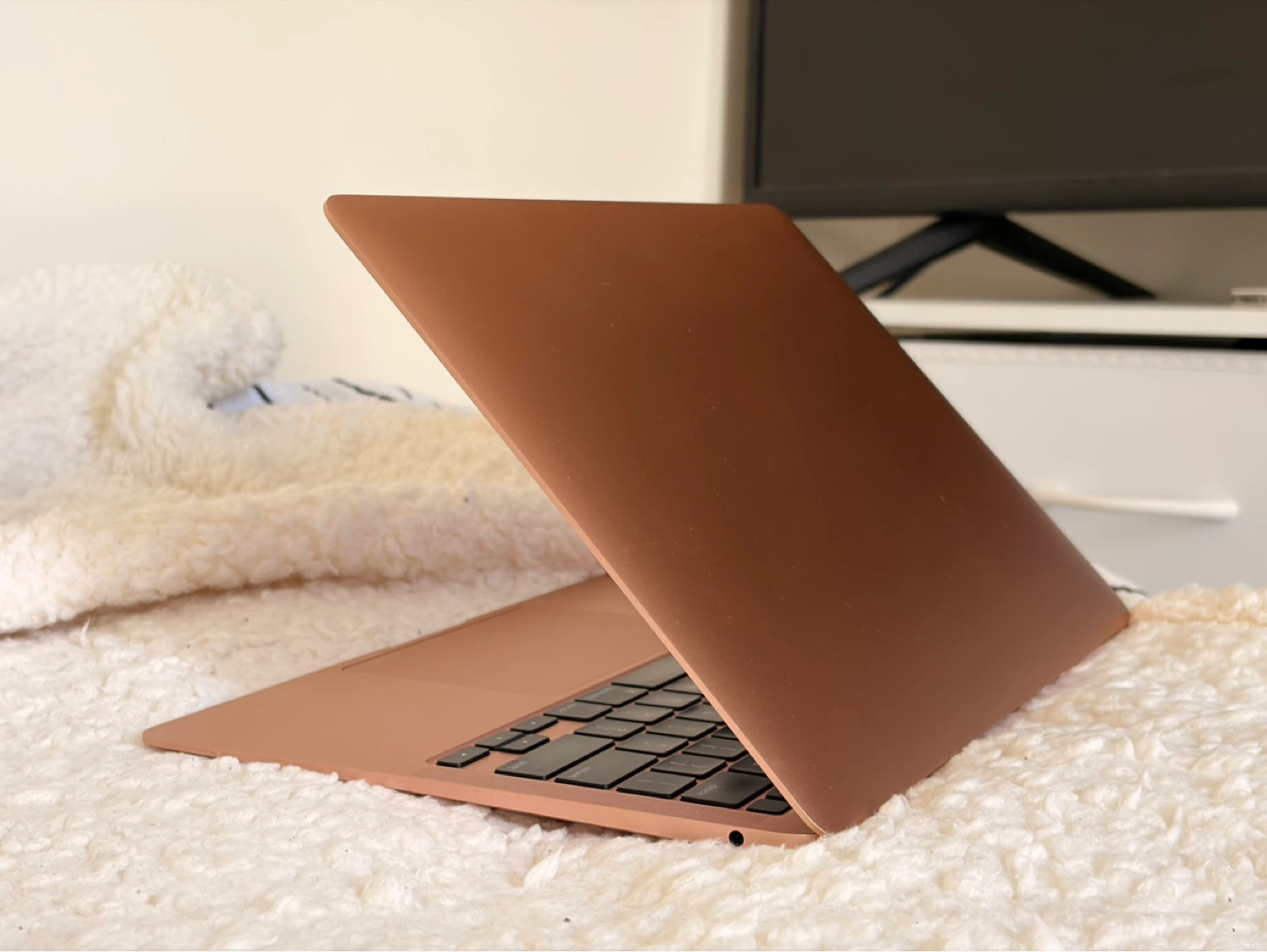 MacBook Air Rose Gold (M1, 13-inch, 2020) — 250GB / 8GB - photo 3