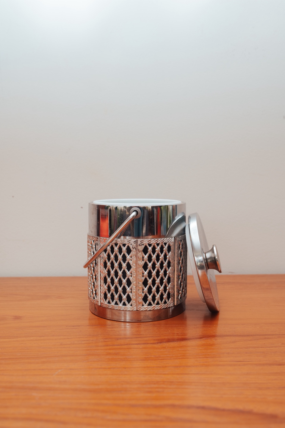 Hollywood Regency Silver Lattice Ice Bucket - photo 5