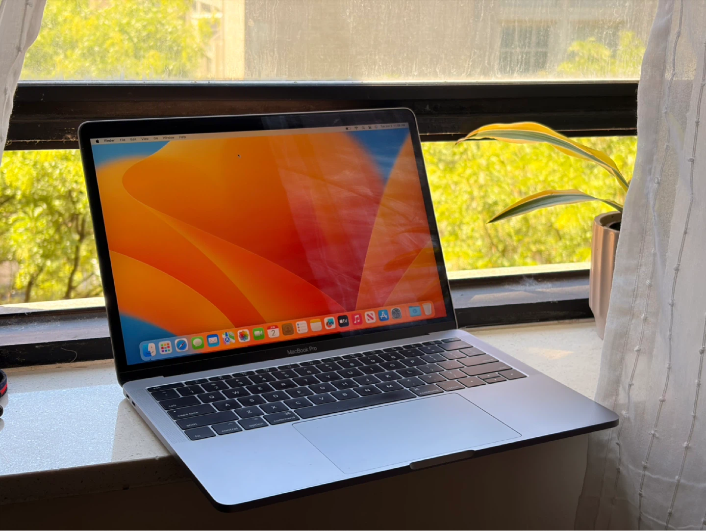 MacBook Pro (Retina, 13-inch, 2017) — 250GB / i5 / 8GB