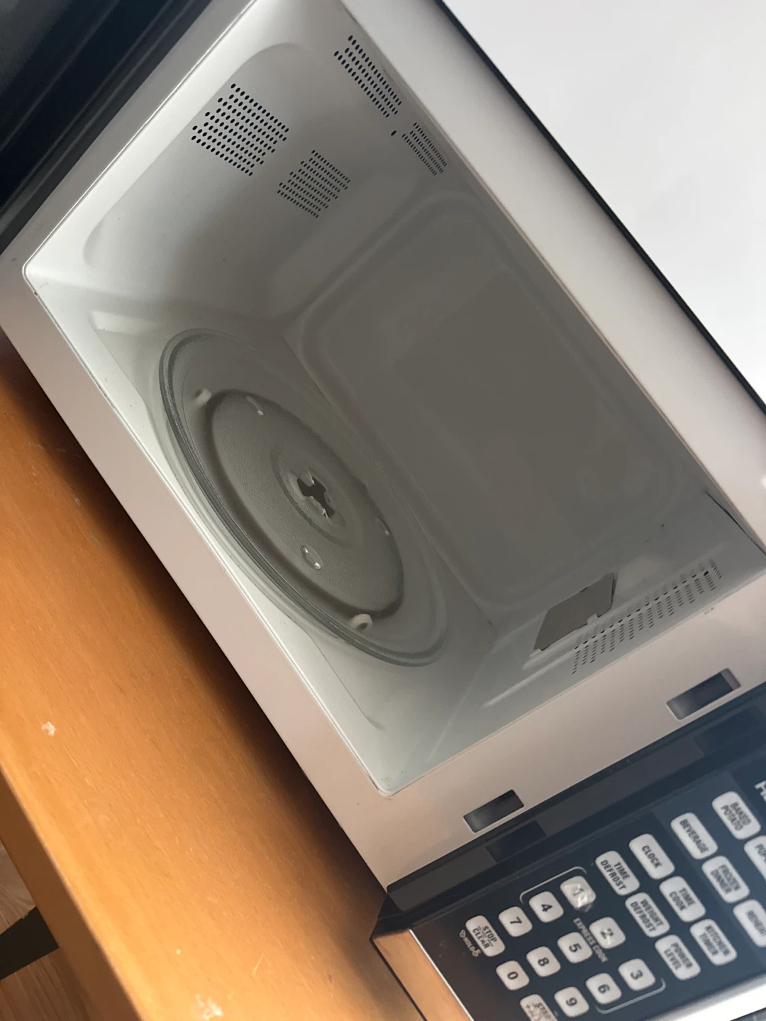 Hamilton Beach Microwave - photo 2