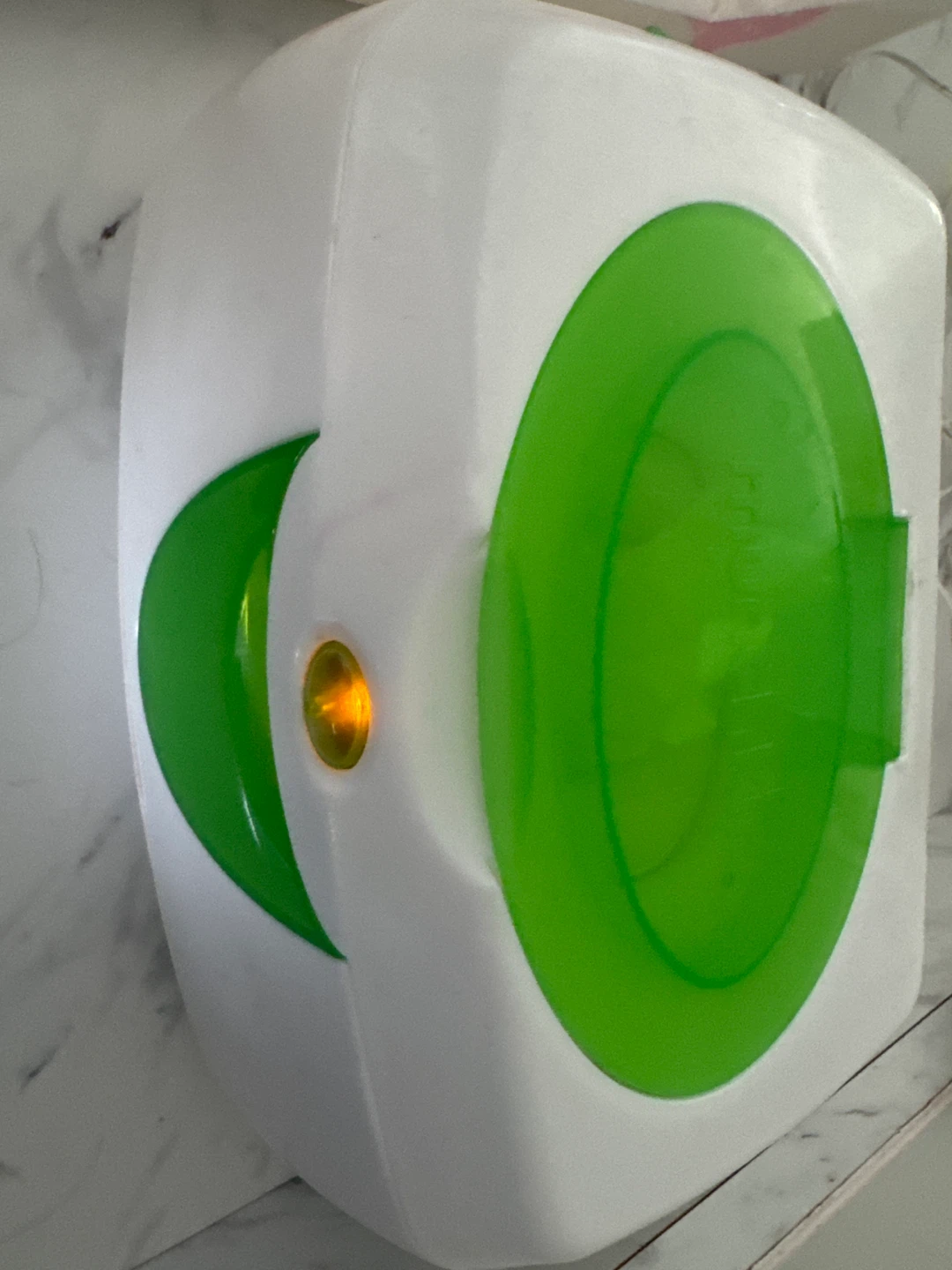 White and Green Wipes Warmer