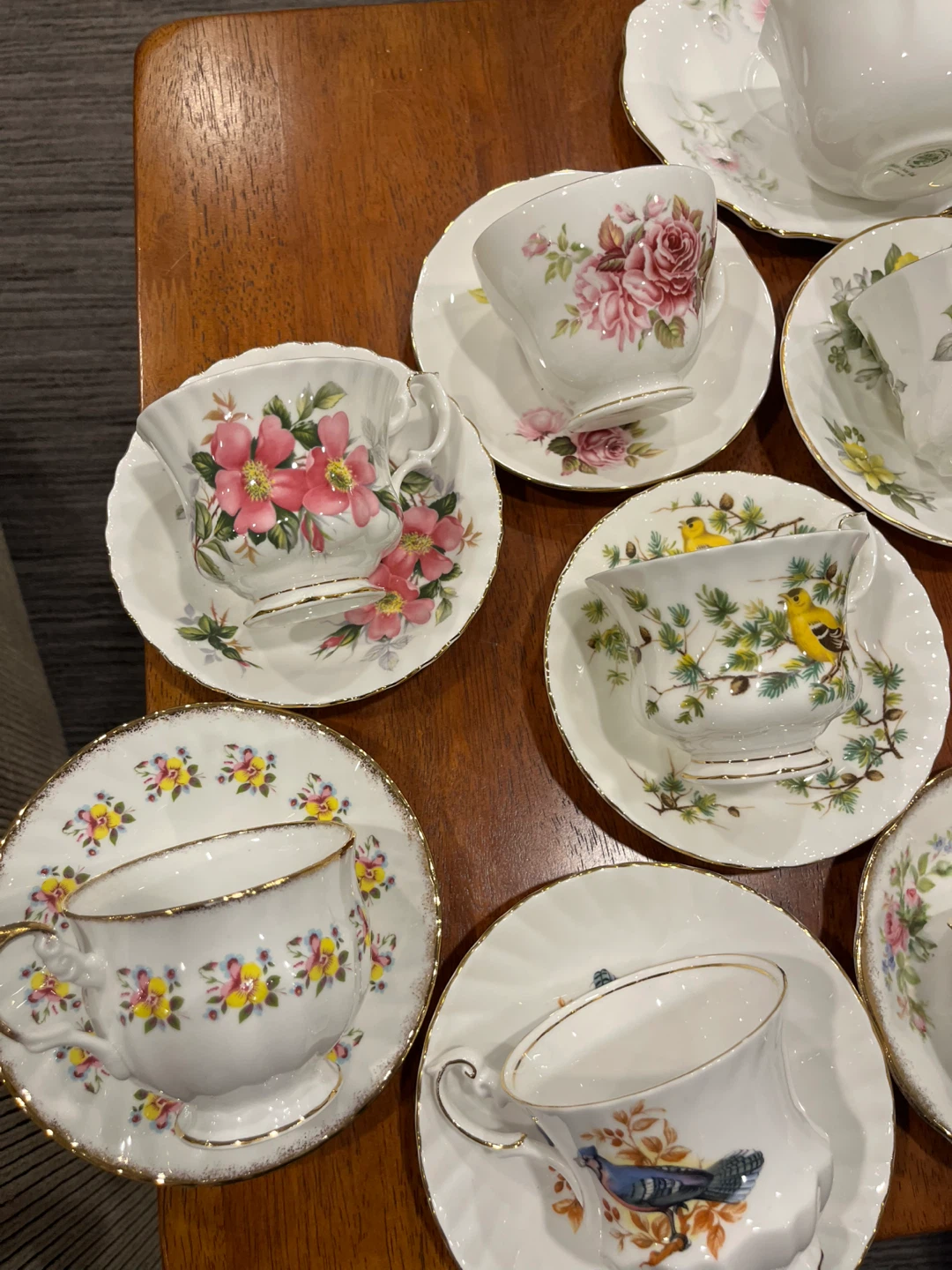 8 tea cups and saucers.  Made in England - photo 3
