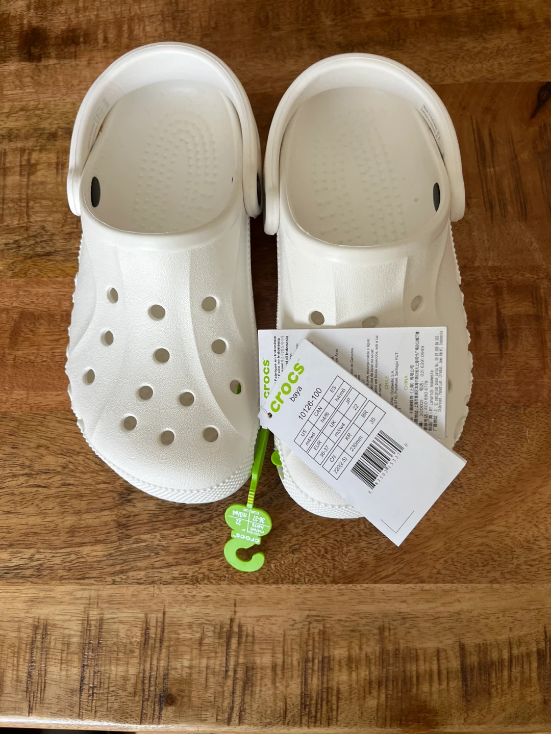 Brand New Crocs Classic Clog White Size 6 Women's