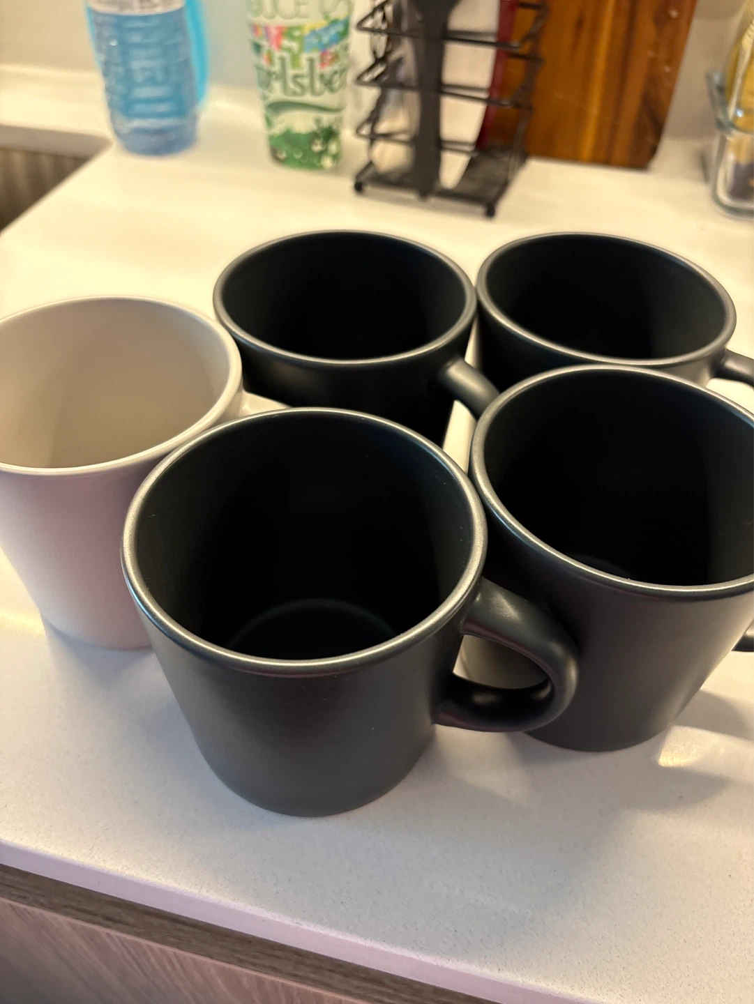 Set of 5 Mugs - 4 Black, 1 White