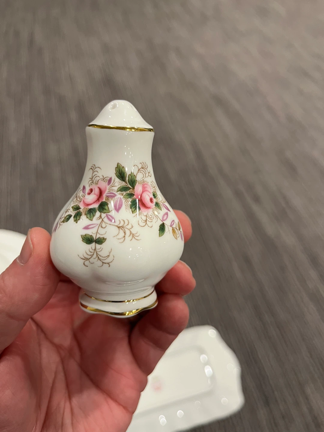 China platter, tray and salt shaker - photo 4
