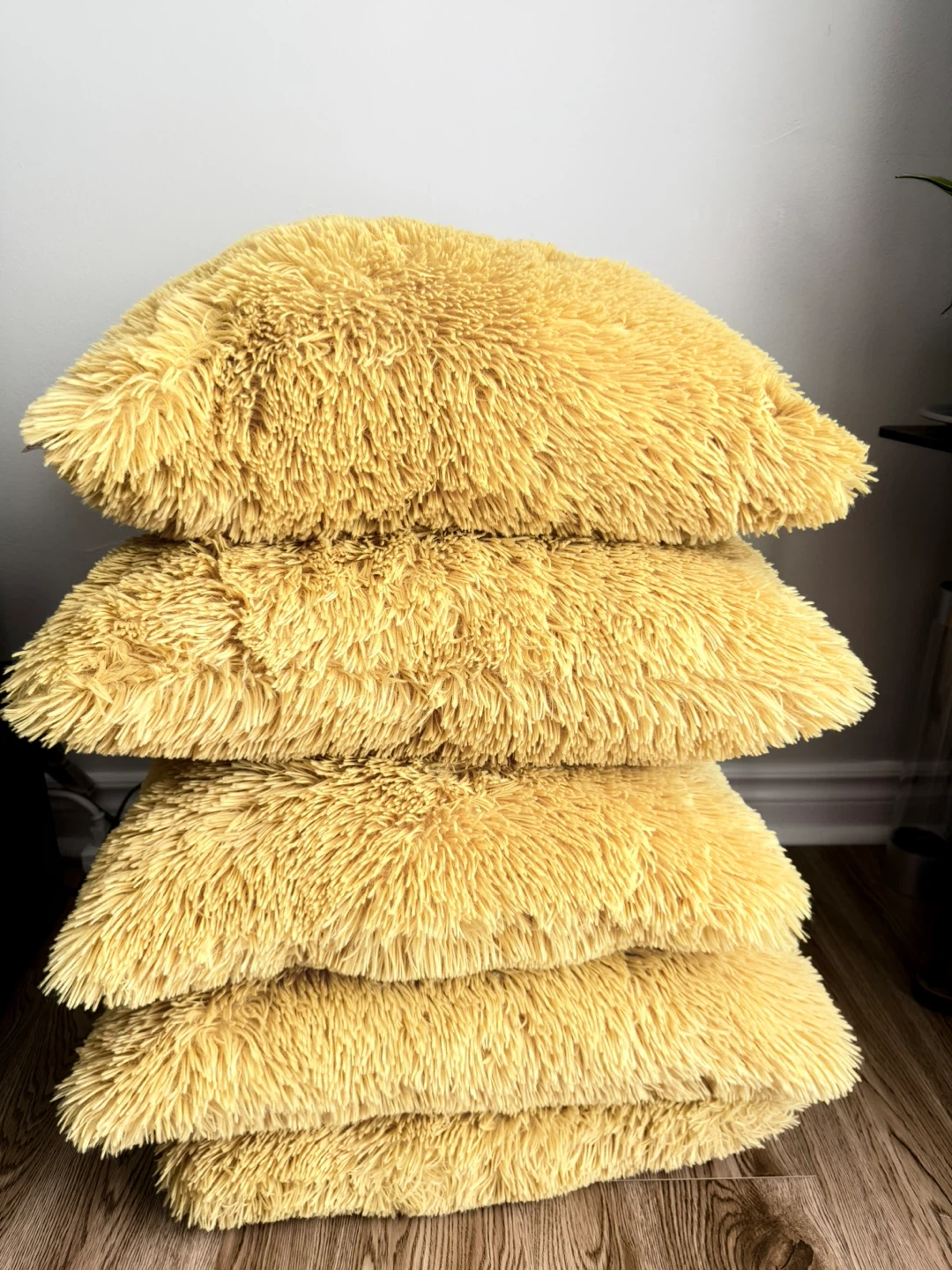 Throw Cushion - photo 2