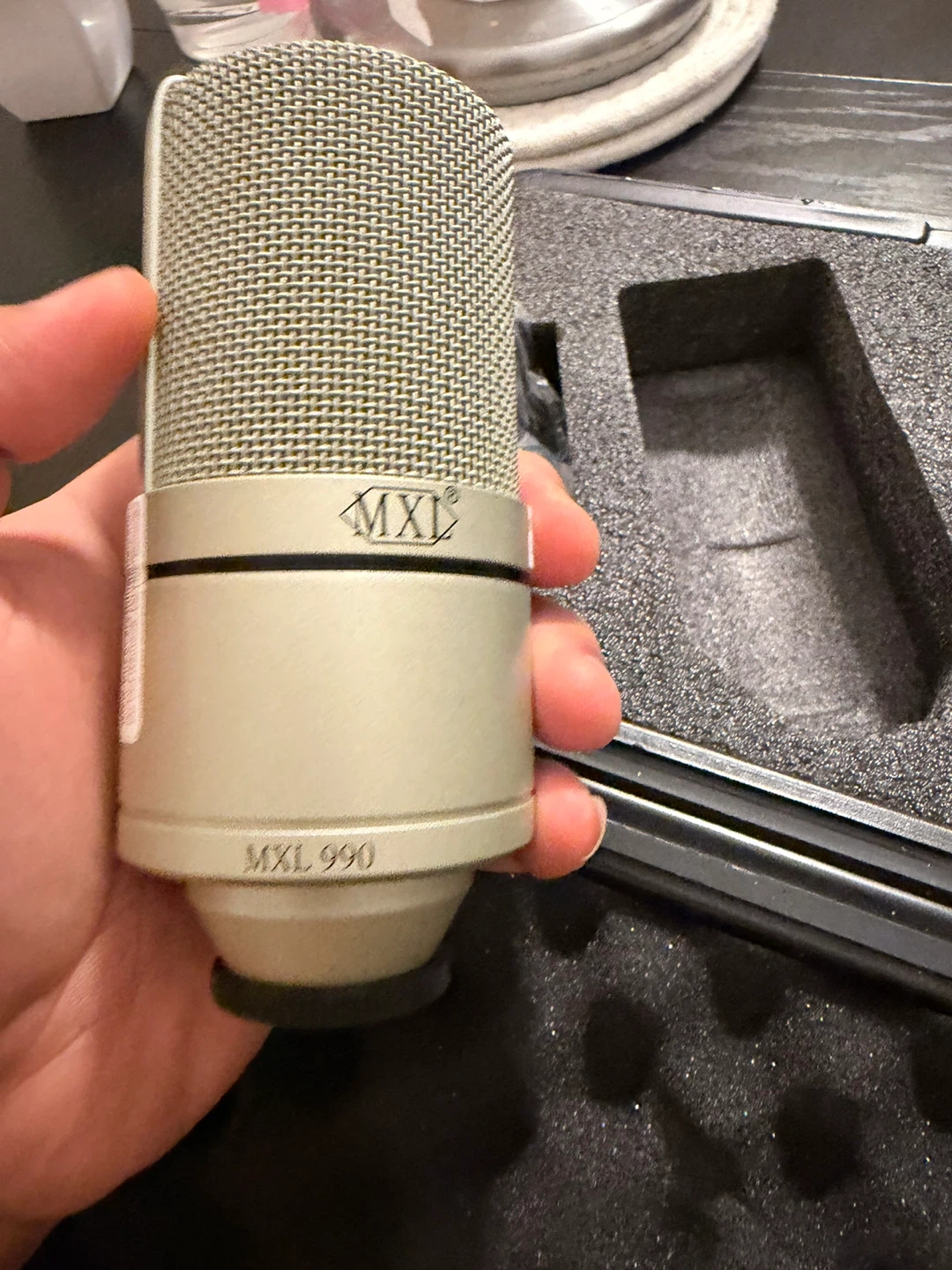 MXL 990 Condenser Microphone with Shock Mount - photo 3