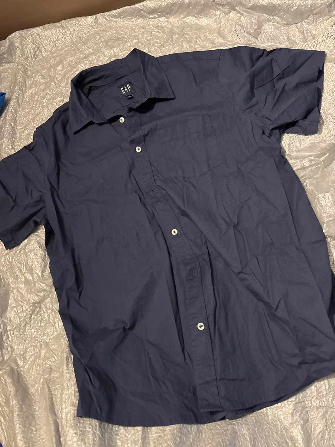 NWOT GAP Men's Navy Blue Button-Up Shirt