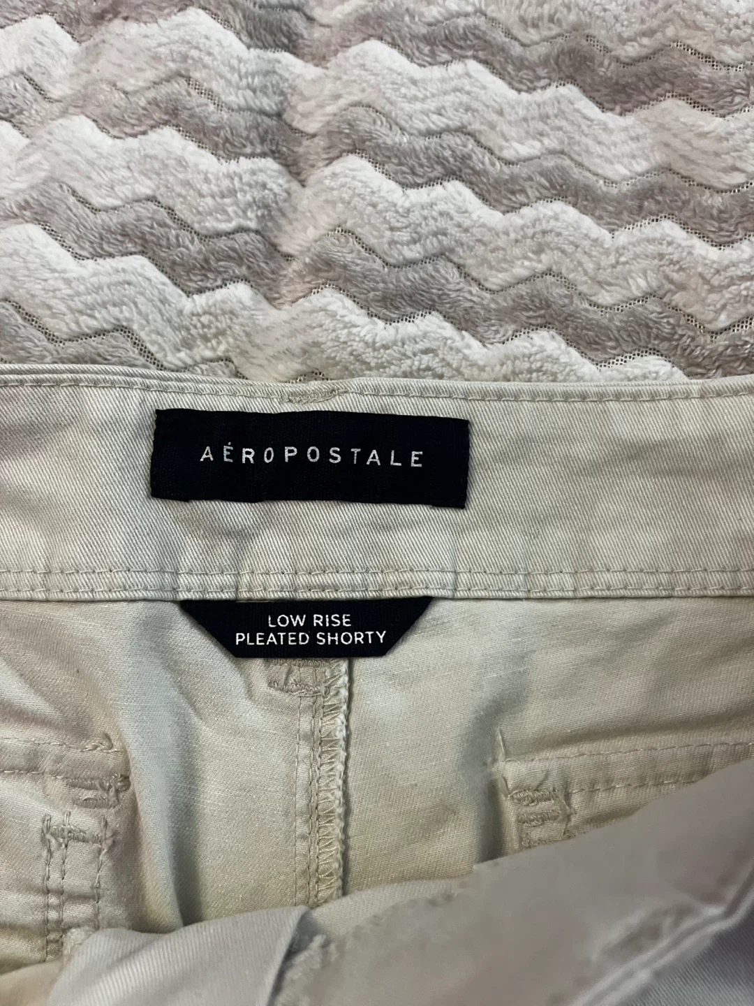 Aeropostale Low Rise Pleated Shorty Shorts - photo 3
