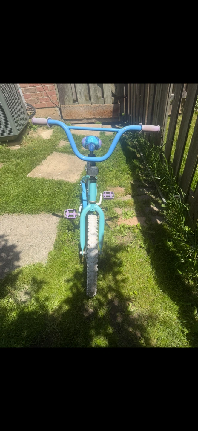 Kids Bike Frozen Themed - 18 inch wheels - photo 2