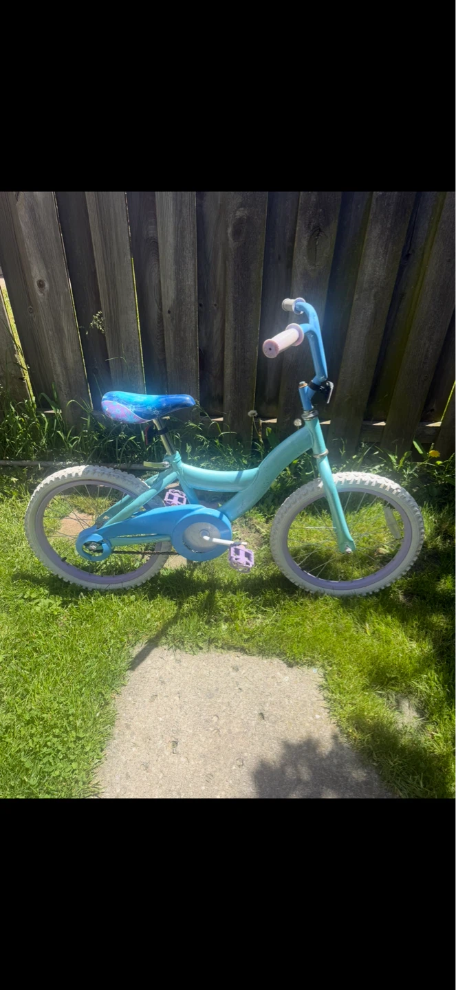 Kids Bike Frozen Themed - 18 inch wheels