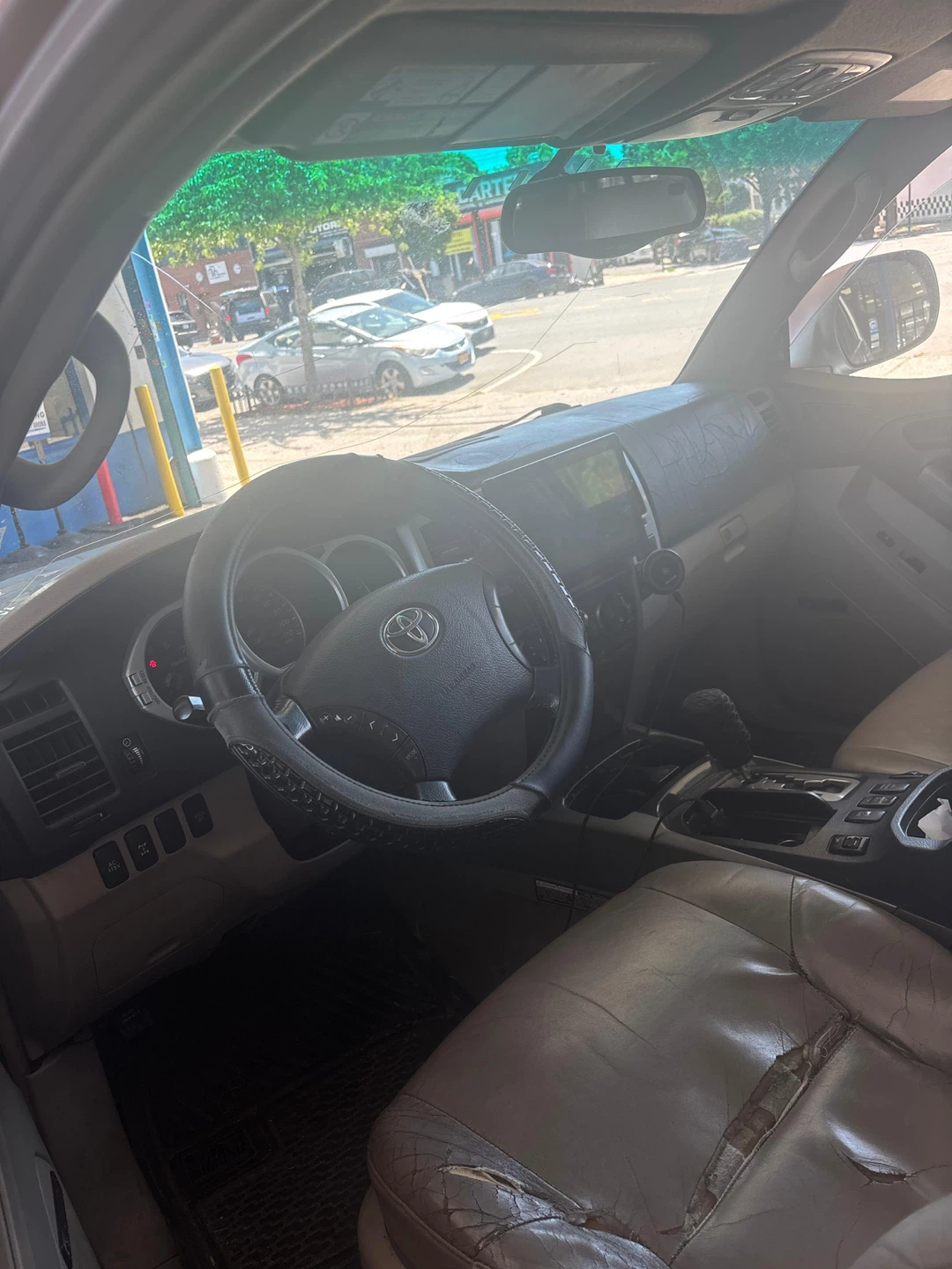 Toyota 4Runner Limited V8 SUV - photo 5
