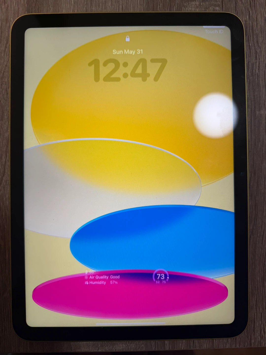 10th Gen iPad Yellow 128GB-Like new! - photo 4