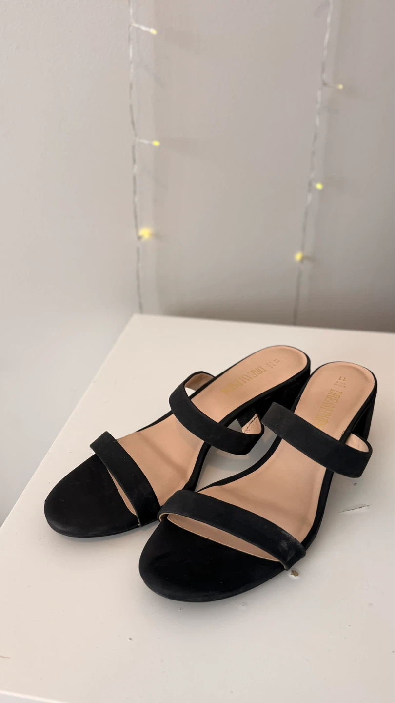 Dream Pairs Black Low Block Heel Sandals | Size 11 | Never Worn