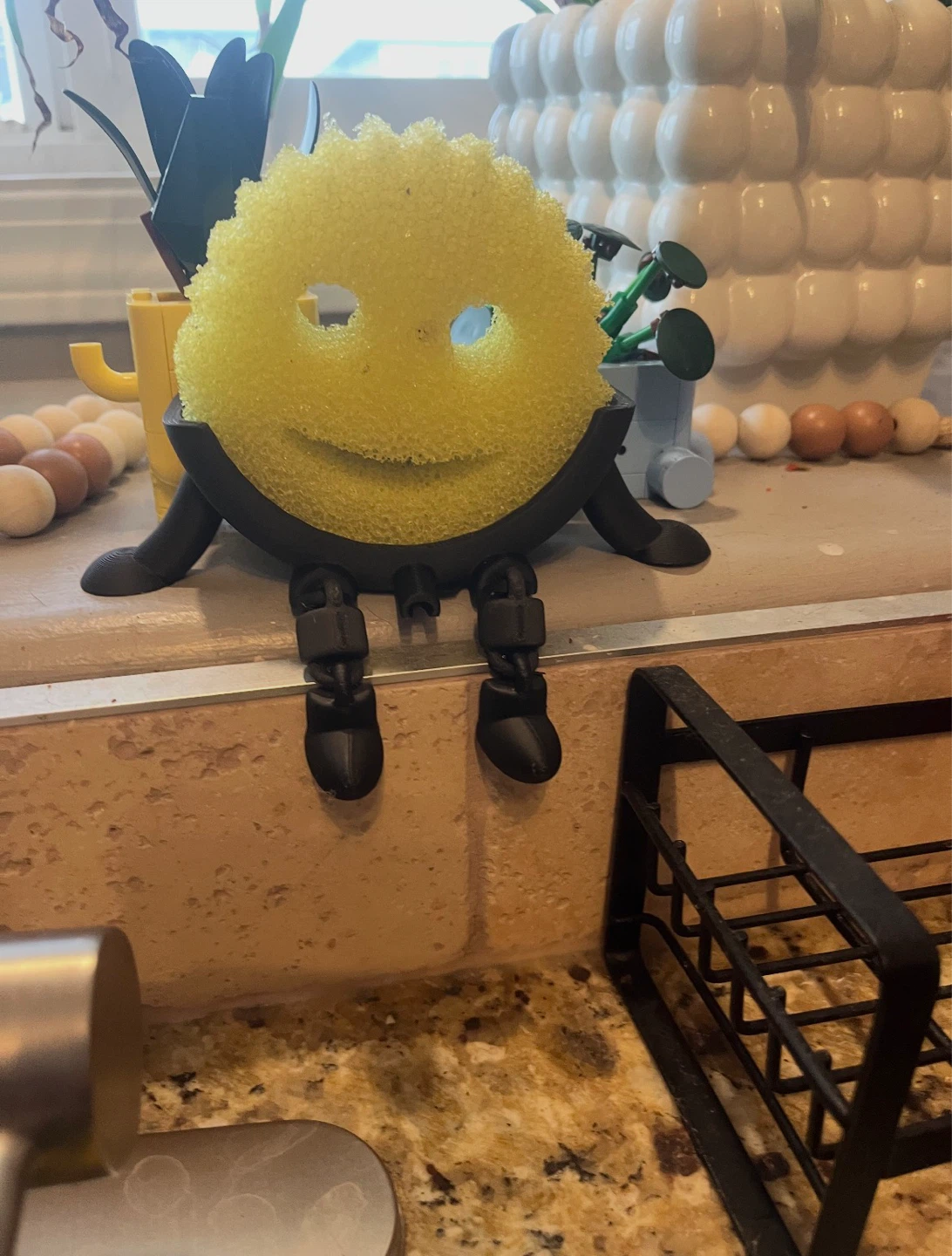scrub daddy Holder with Cute Character Design
