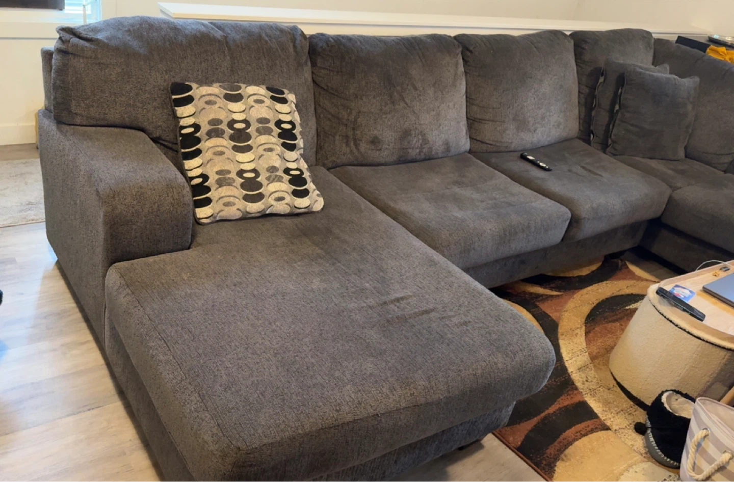 grey L-shaped sectional couch - photo 4