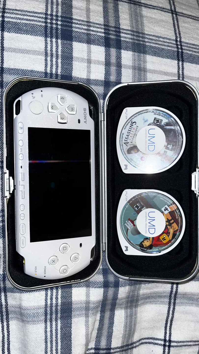 PSP 3001 - Mint condition - Pearl White