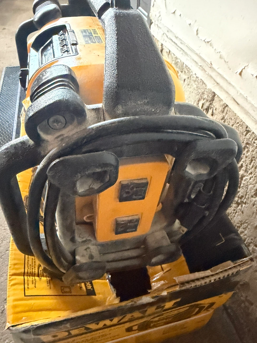 DEWALT Jobsite Bluetooth Radio Charger DCR015 - photo 3