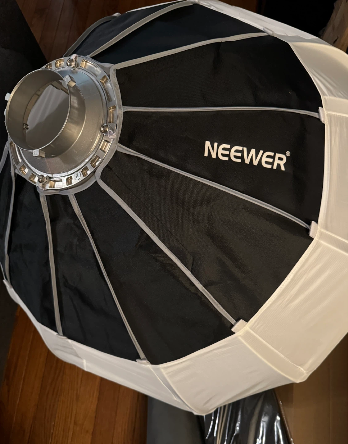 New Neewer NS90L lantern softbox - photo 3
