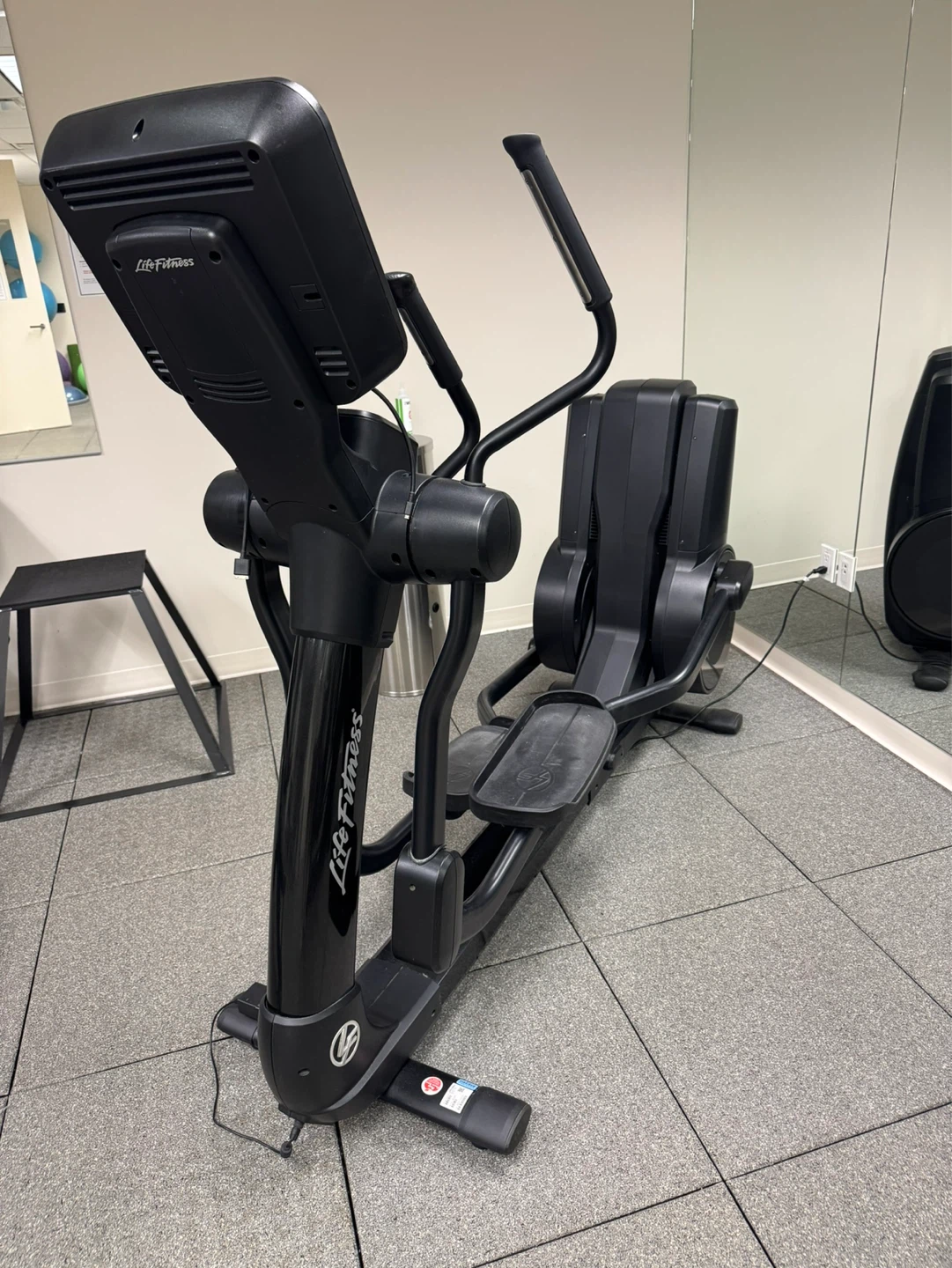 Life Fitness Elliptical Machine - photo 4