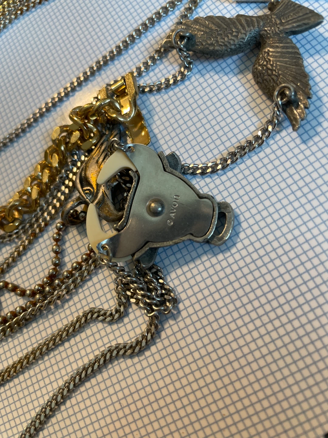 Avon Assorted Vintage Necklaces Lot - photo 3