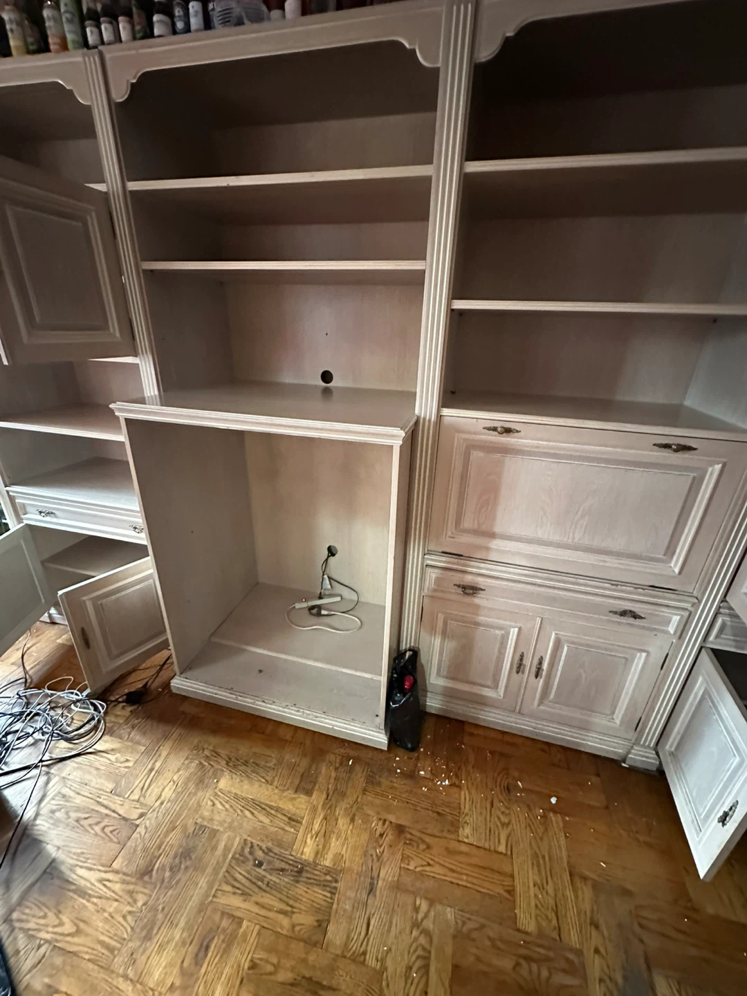 Large Wall Unit with Shelving and Cabinet - photo 5