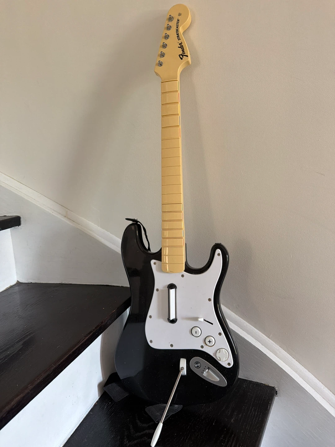 Guitar Hero and Fender Guitar Controllers - photo 2