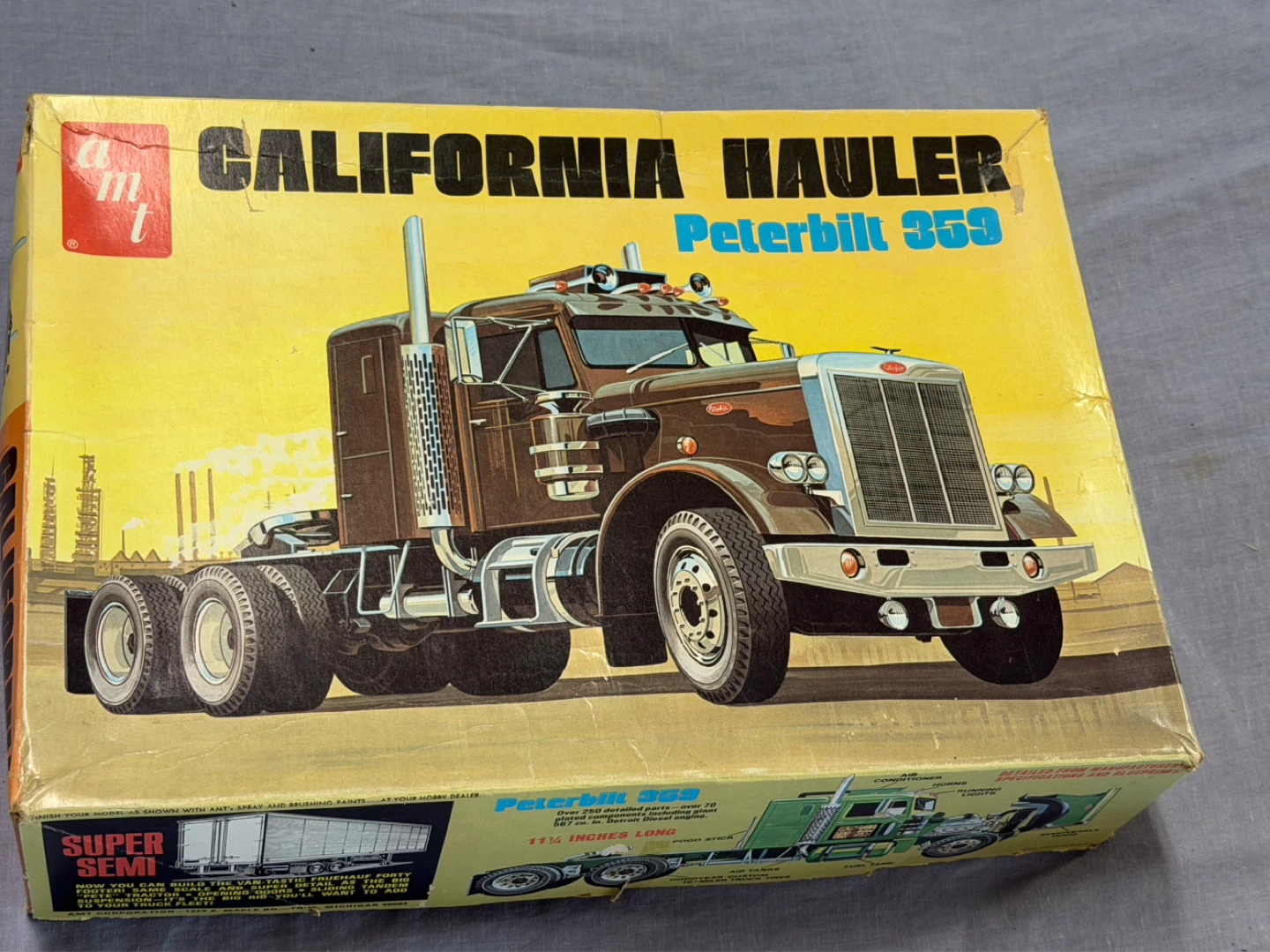 AMT "California Hauler" Peterbilt 359 Model Kit