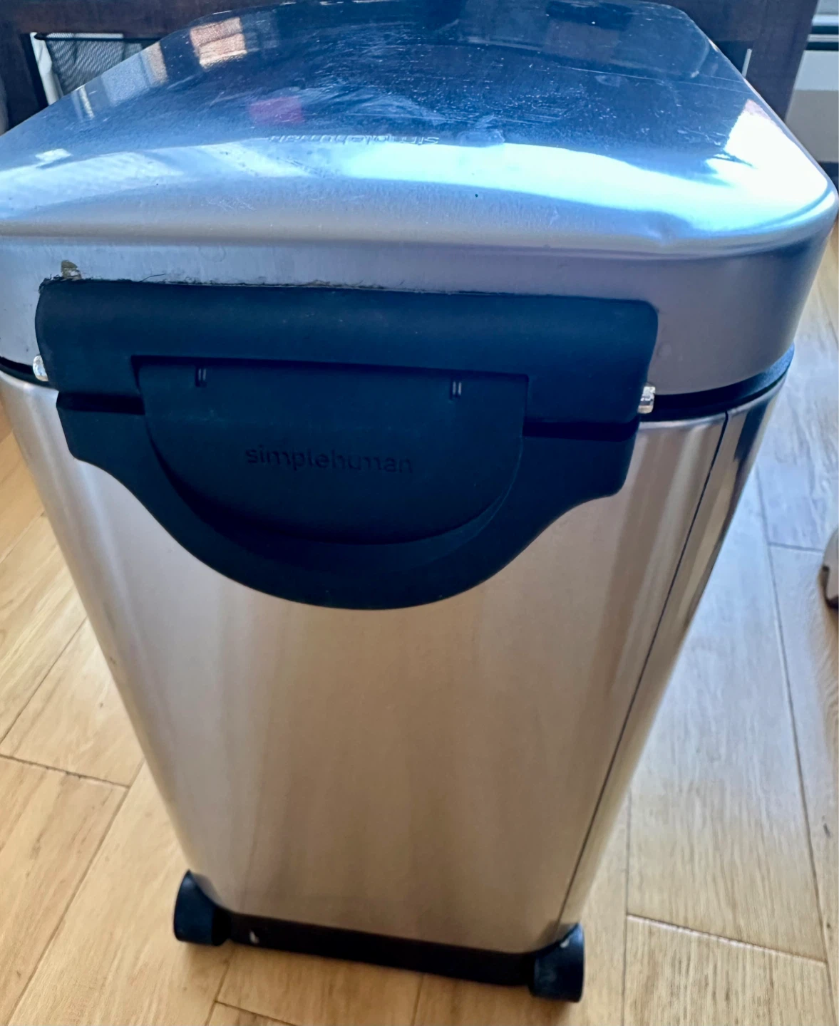 SimpleHuman Pet Food Can (Medium) - photo 5