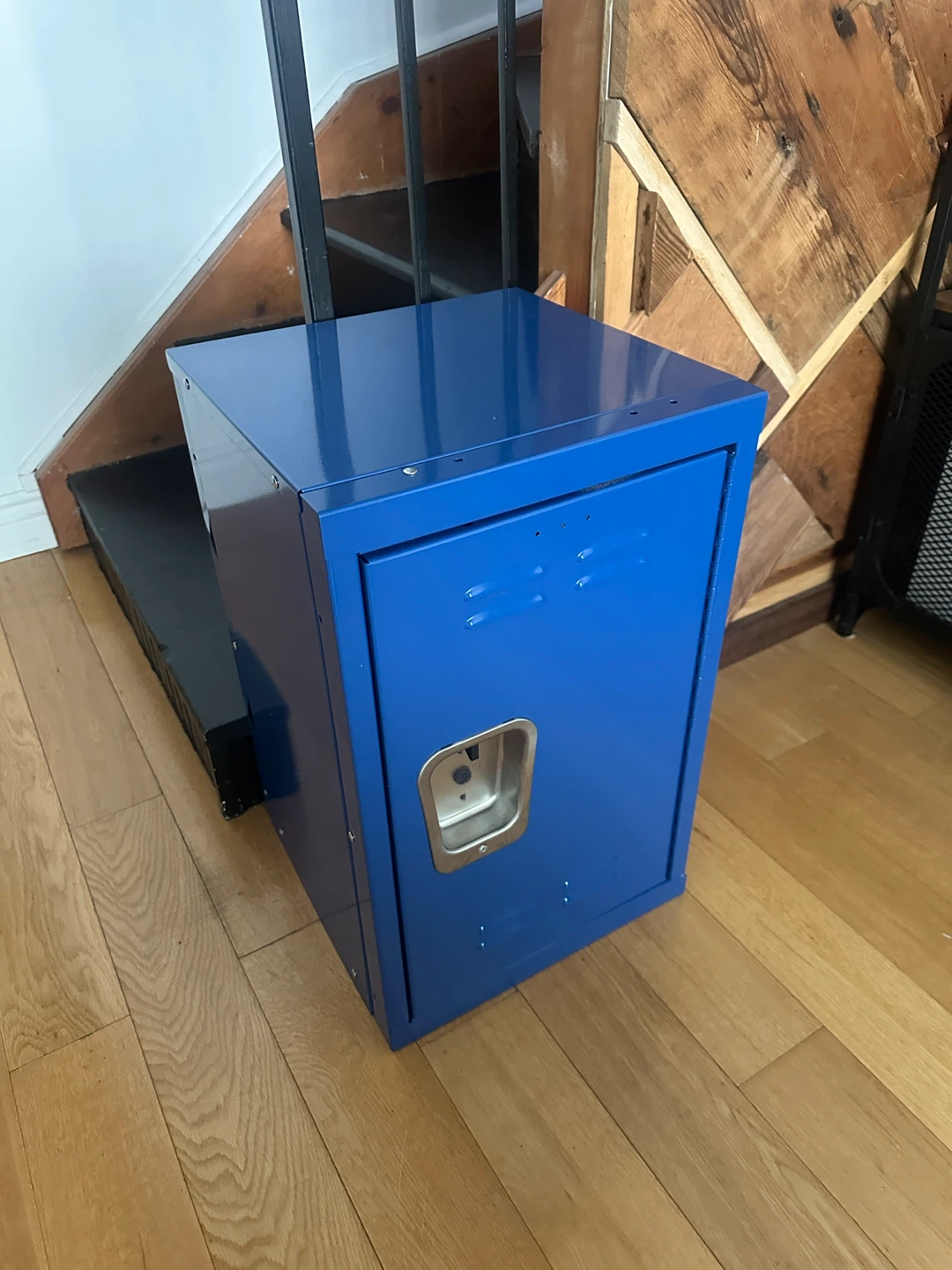 VINTAGE STYLE MINI STEEL STORAGE LOCKER / NIGHT STAND SIDE TABLE