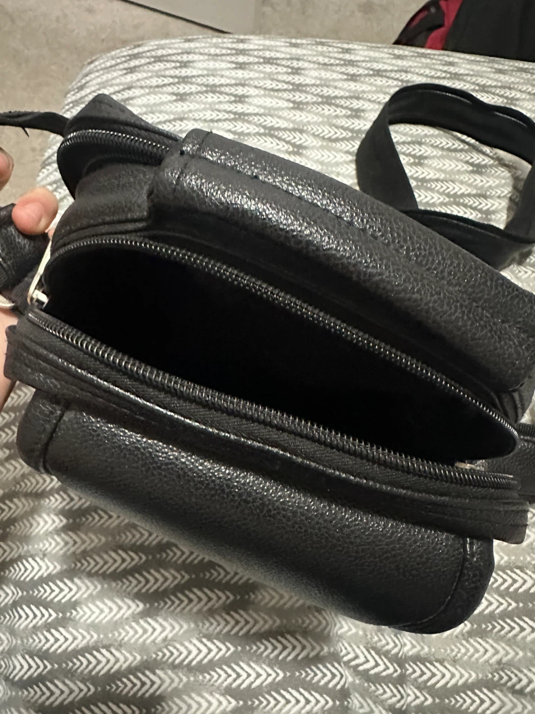 Black Leather Crossbody Bag - photo 3