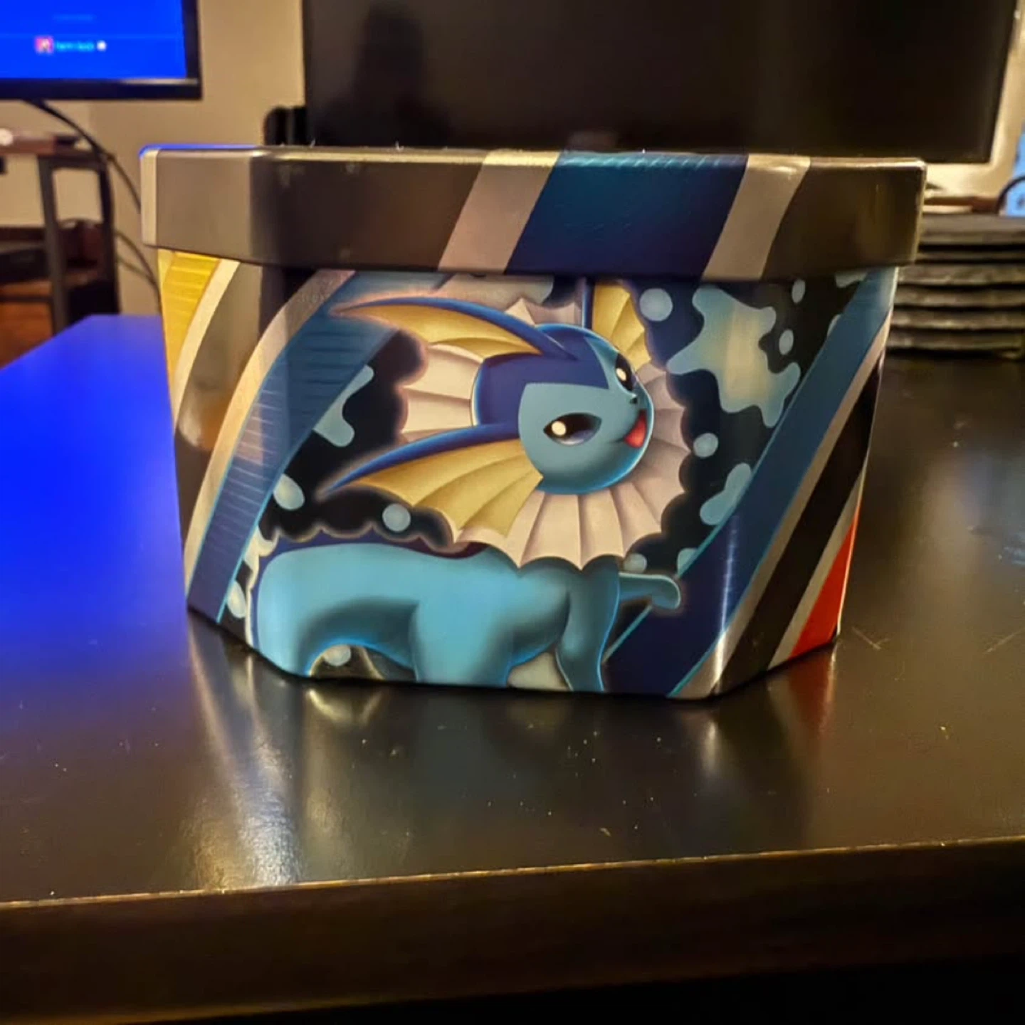 Eeveelutions Pokemon Tin - photo 4