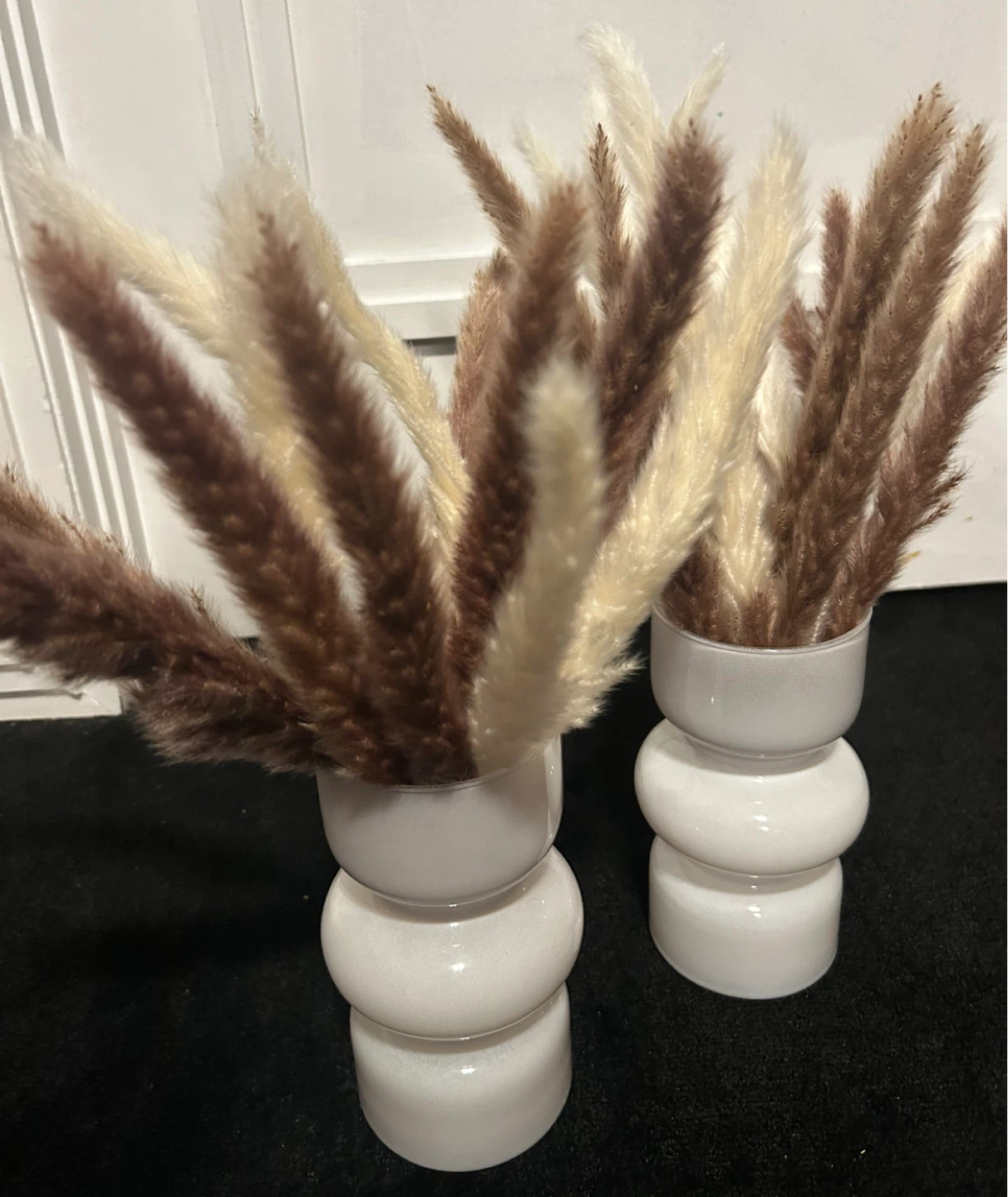 Set of 2 White Glass Vases with Dried Pampas Grass