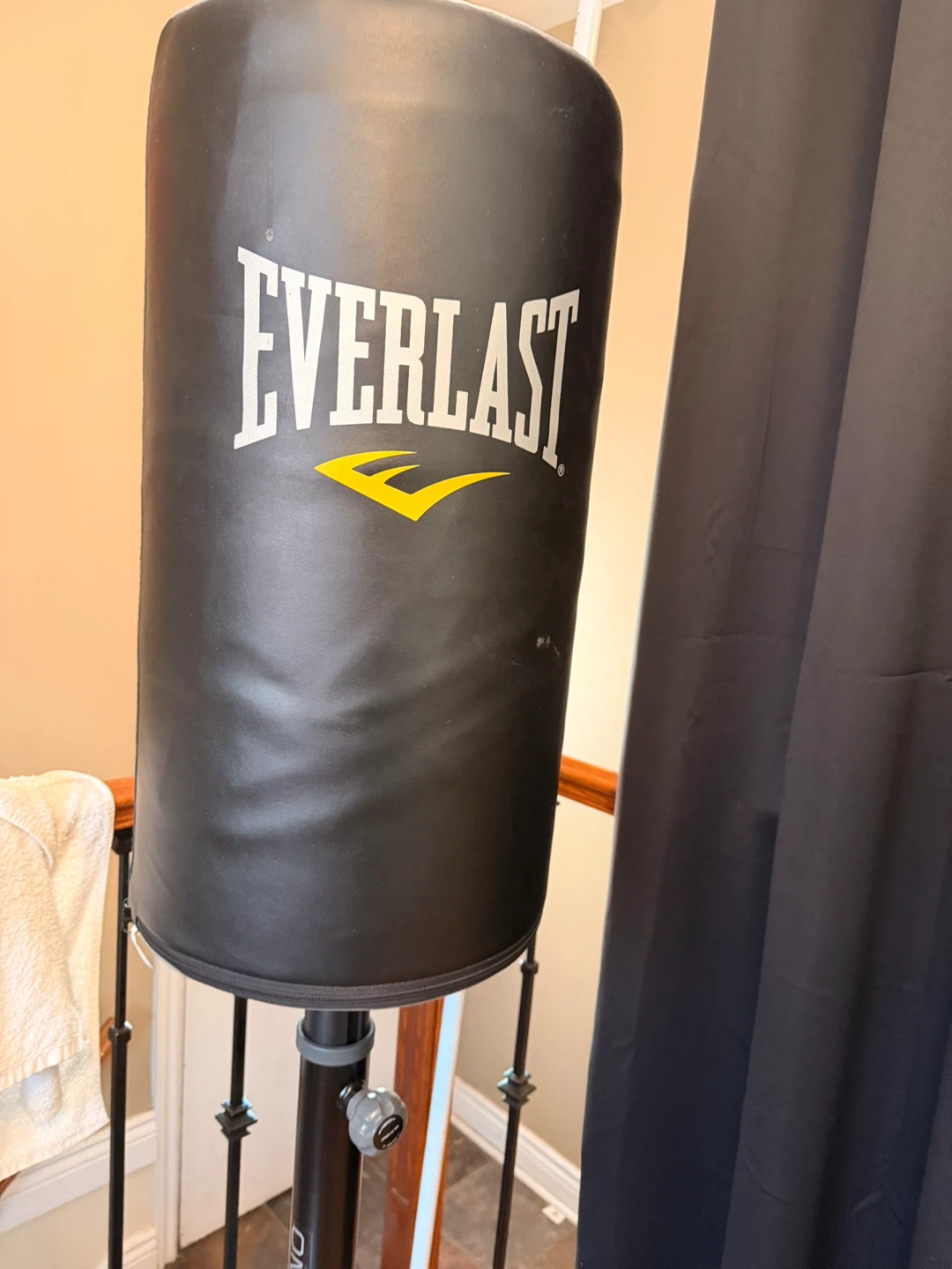 Everlast Freestanding Punching Bag - photo 2