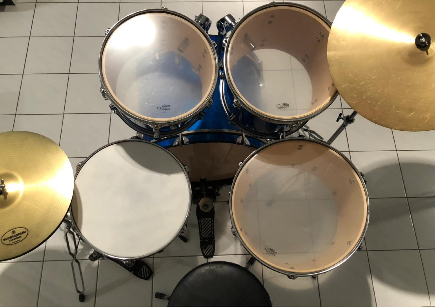 Blue drum set — amazing condition! - photo 2