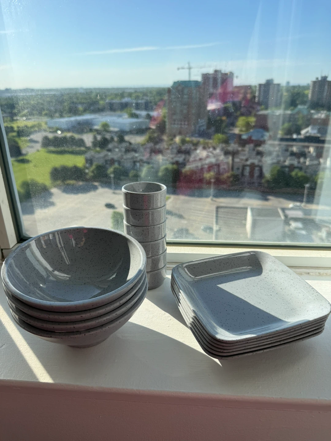 Superware Melamine Dinnerware Set – 16 Pieces | Grey | Like New