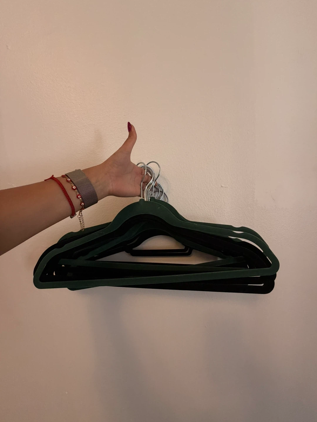Set of 8 Green Velvet Clothes Hangers