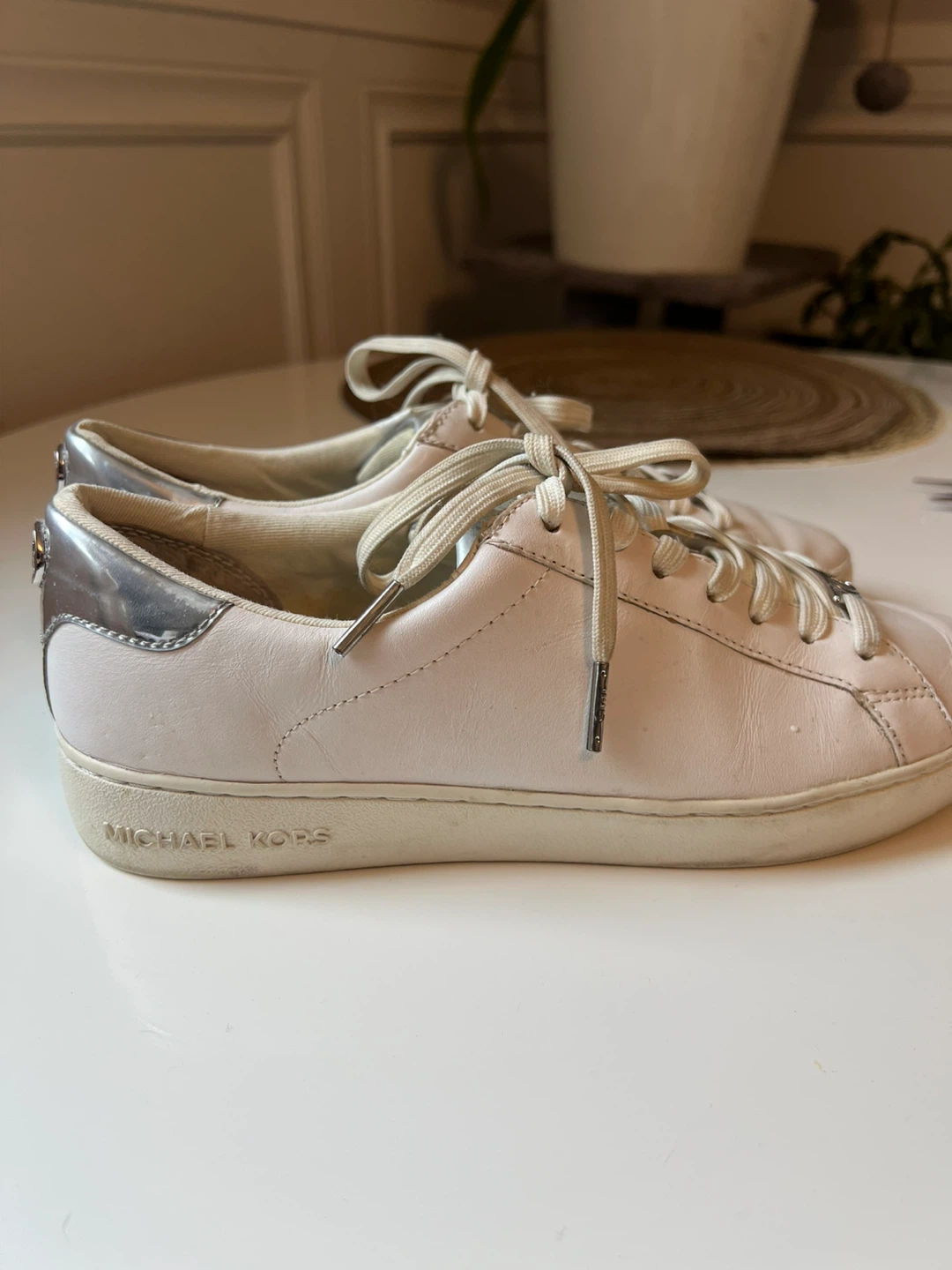 Michael Kors Jet Set 6 Sneakers- men size 8.5 - photo 2