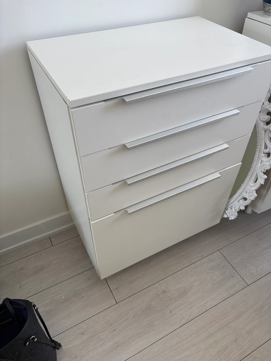 White 4-Drawer Dresser