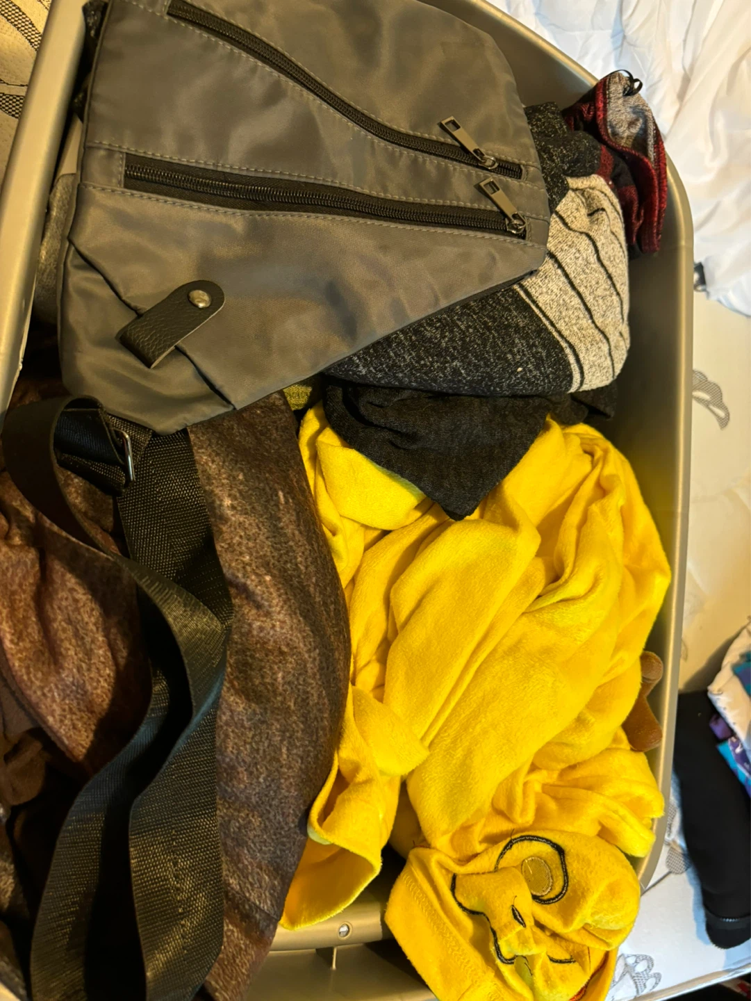 Bin clothes