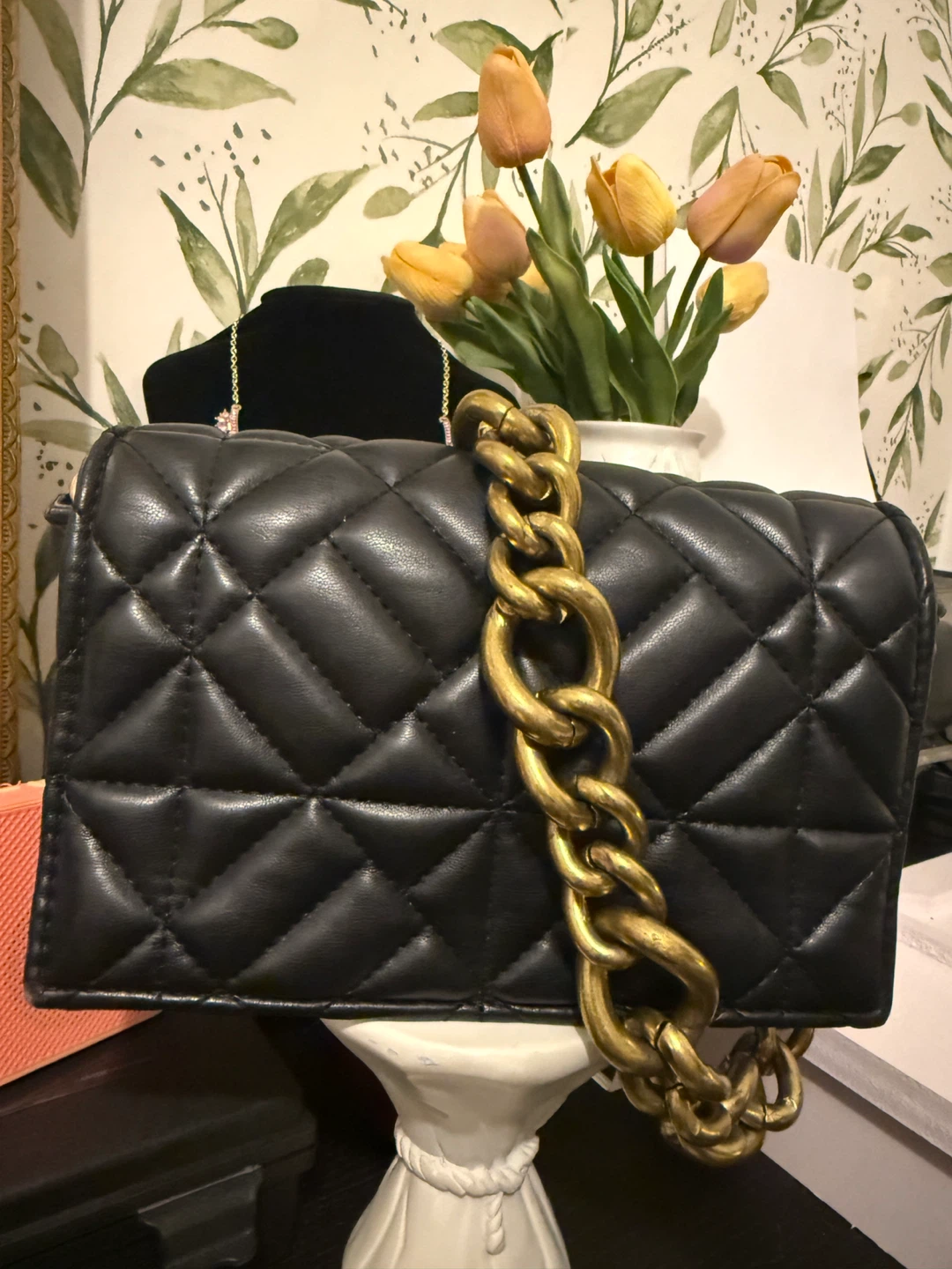Black Quilted Handbag with Gold Chain - photo 2