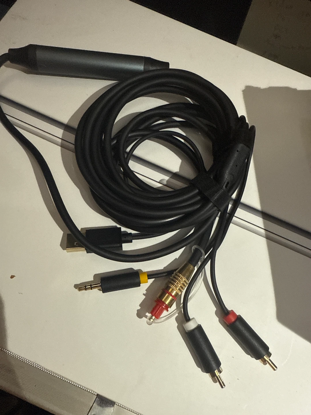 Audio Cable with USB and RCA Connectors