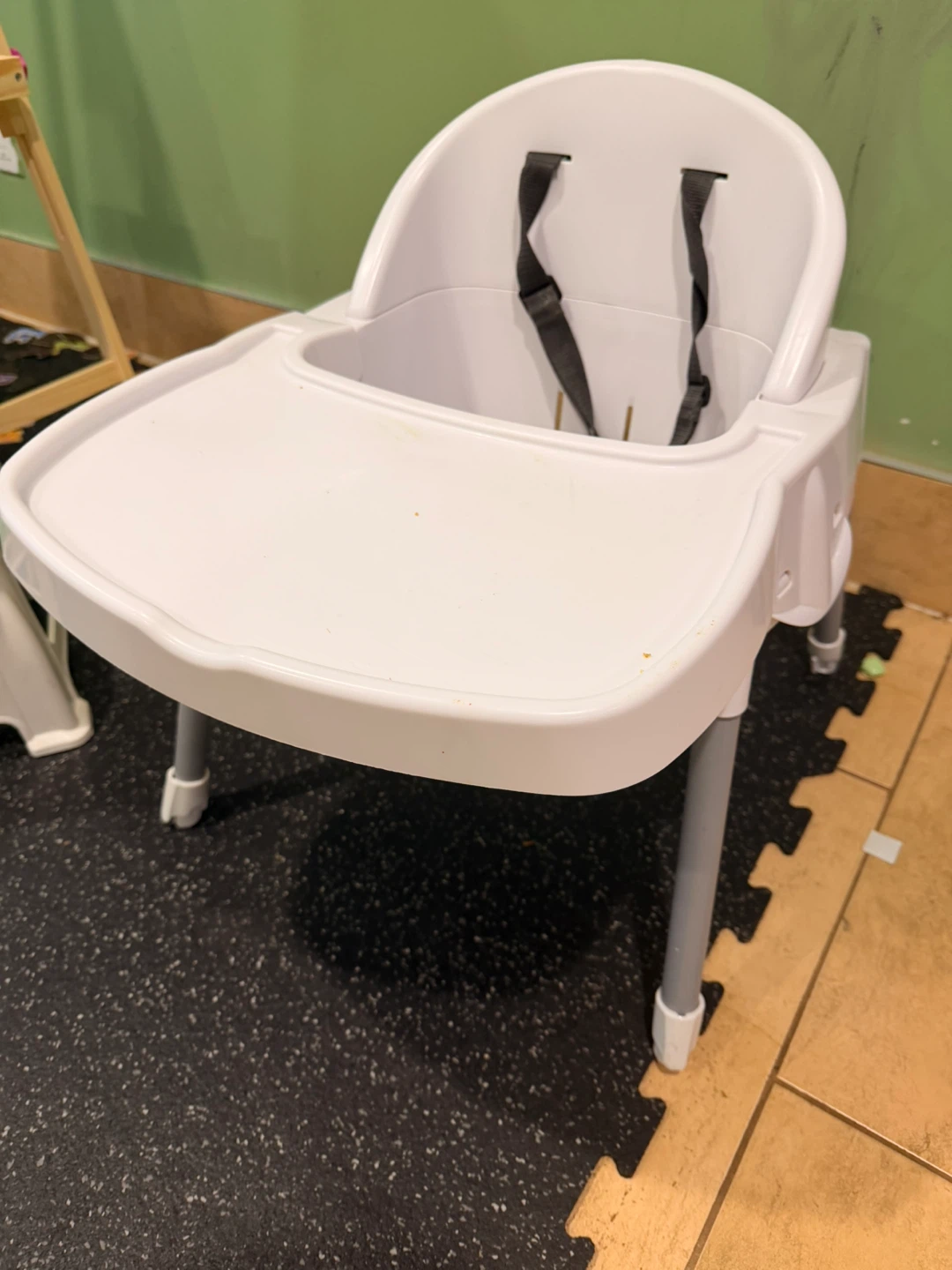 White High Chair with Tray and Straps