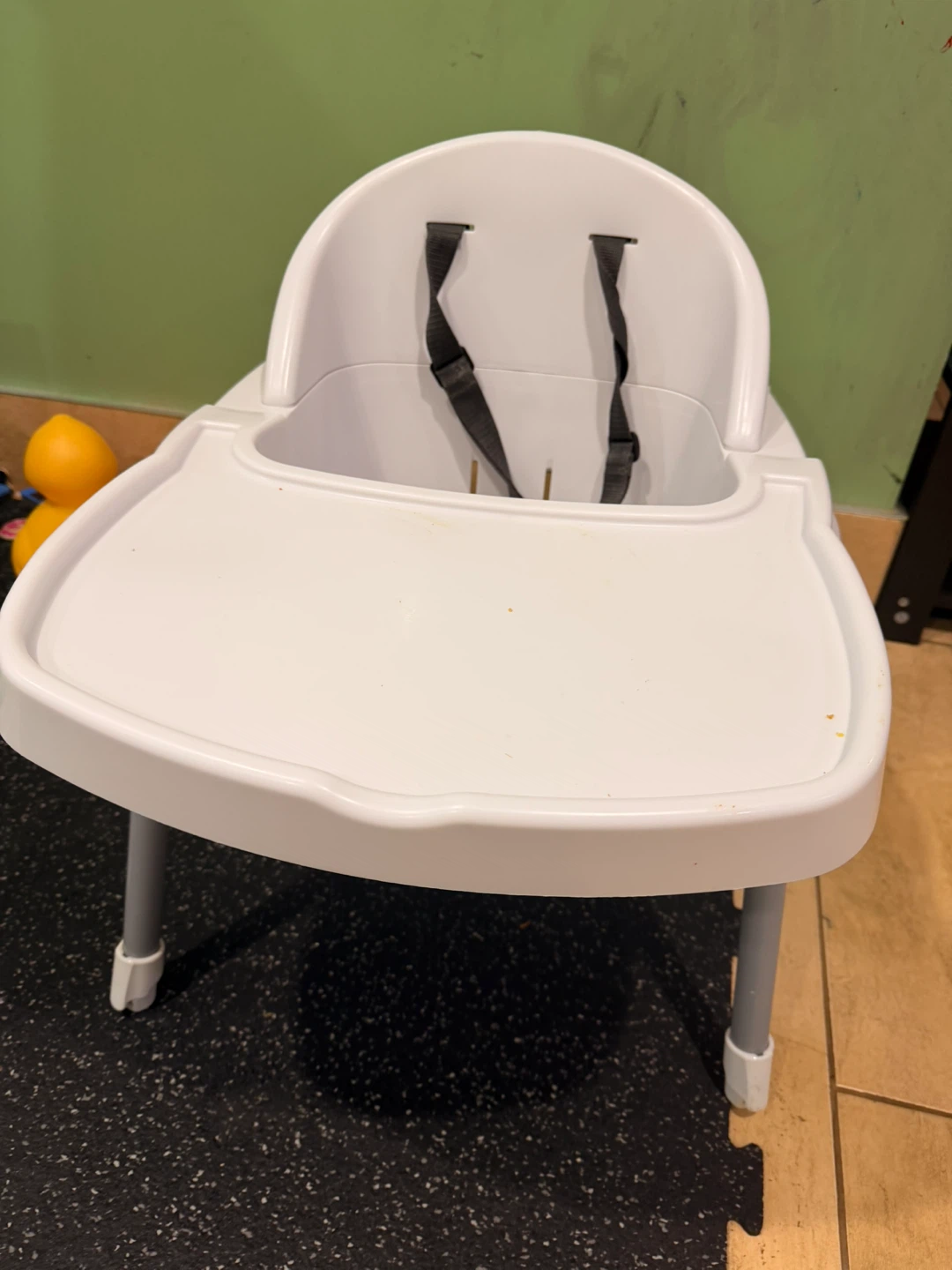 White High Chair with Tray and Straps - photo 2