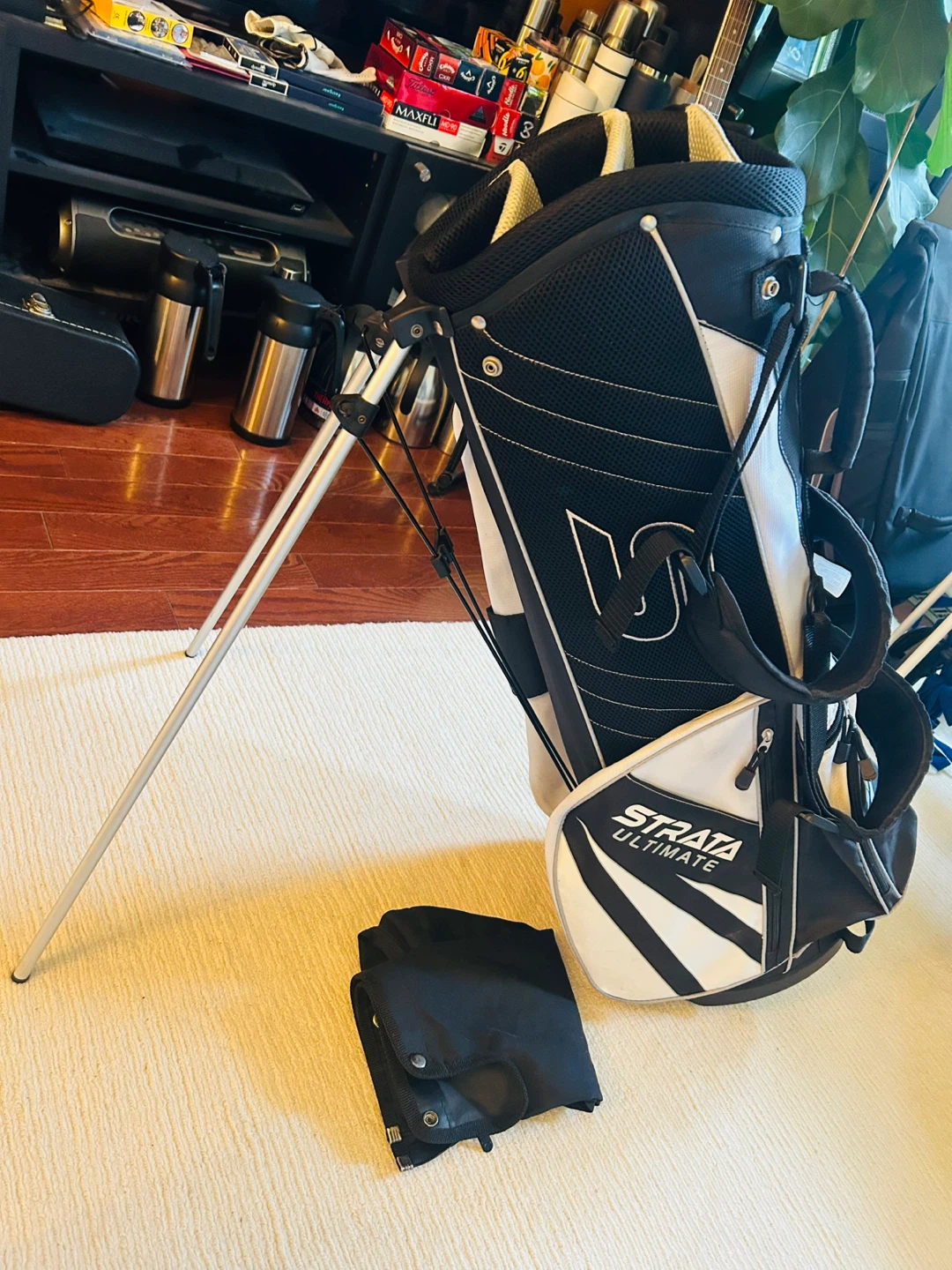 Callaway Strata Ultimate Stand Golf Bag (Ultralight, 4lbs) - photo 2
