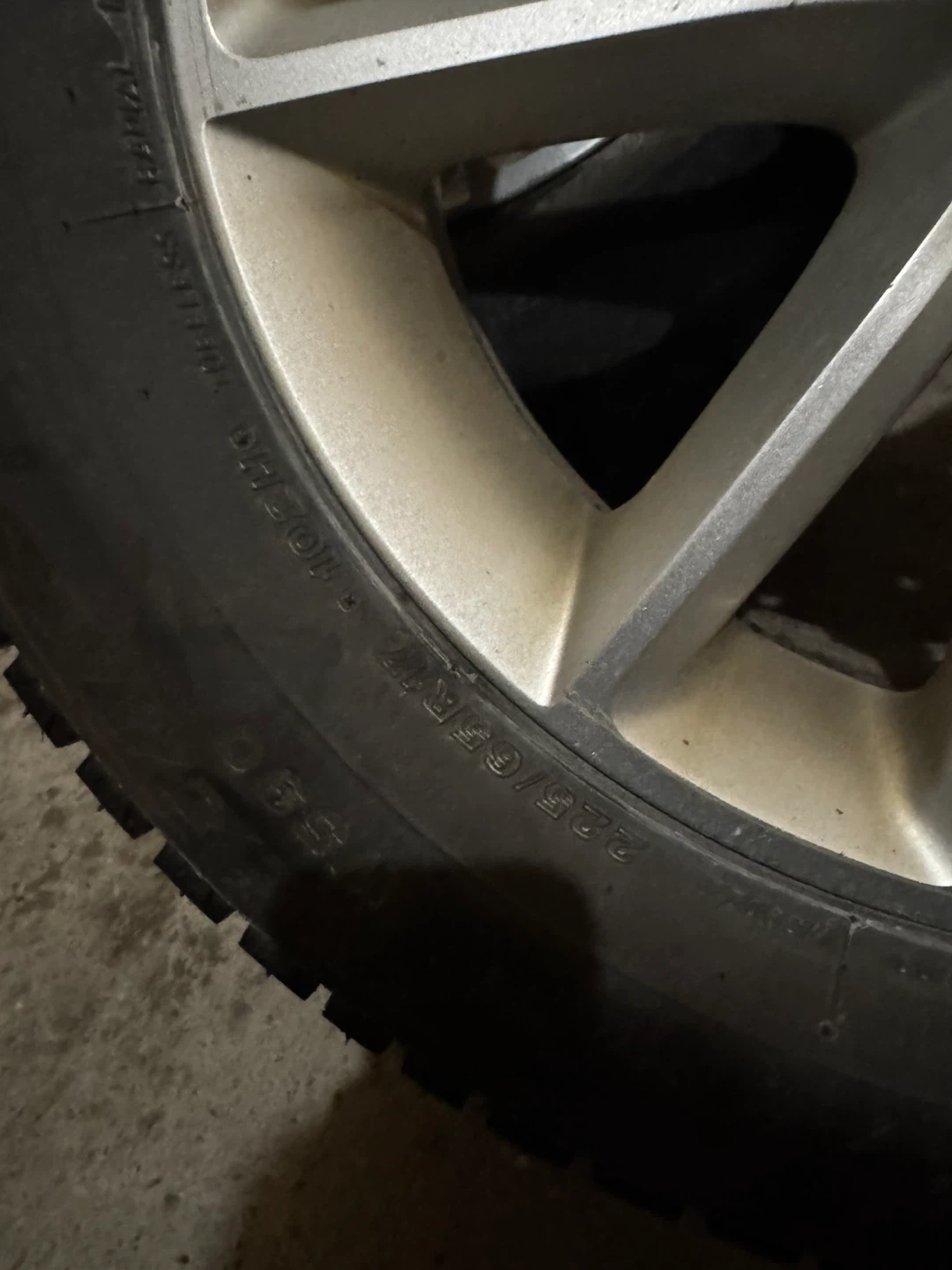 Set of 4 Winter Tires on Rims - photo 5