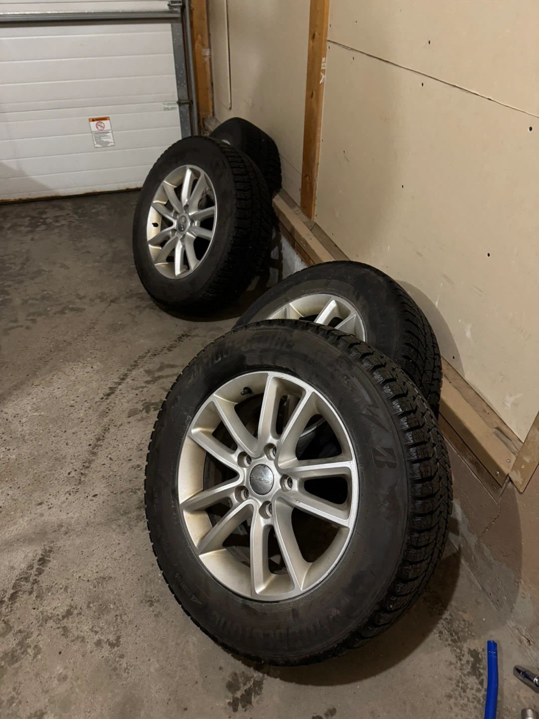 Set of 4 Winter Tires on Rims - photo 2
