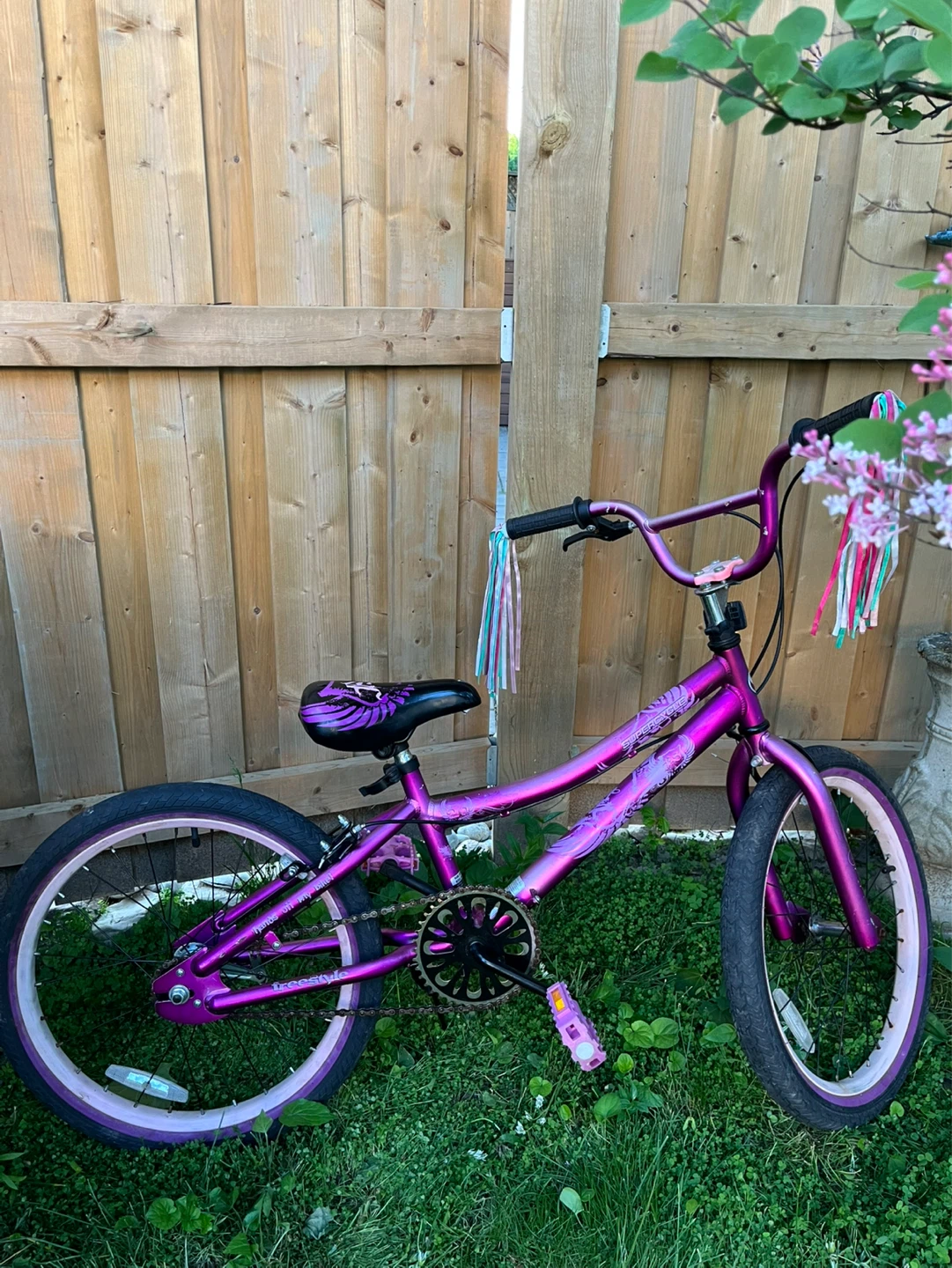 Supercycle Dreamweaver Purple bicycle with colourful streamers - photo 2