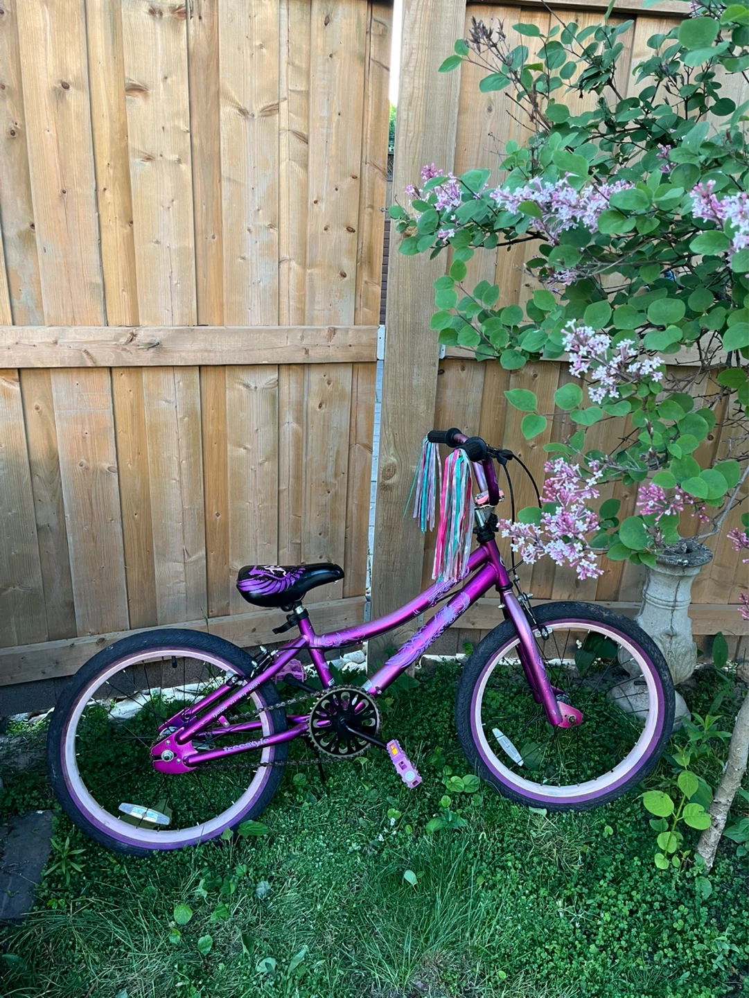 Supercycle Dreamweaver Purple bicycle with colourful streamers - photo 3