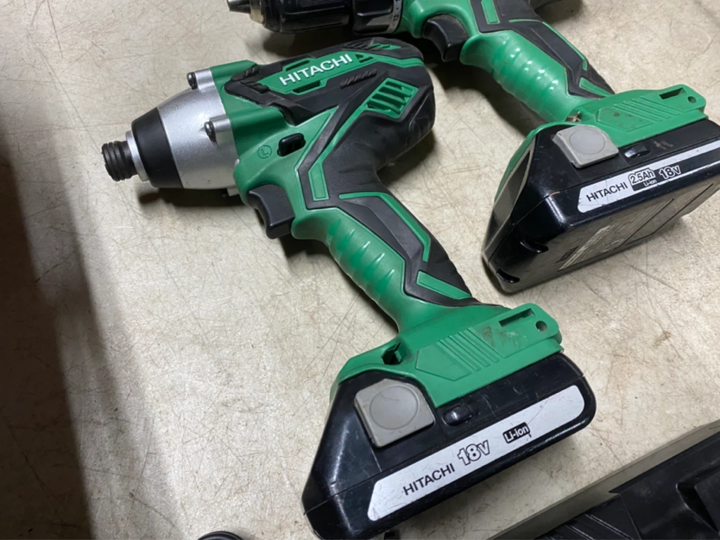 Hitachi 18v impact, drill, batteries and charger - photo 2